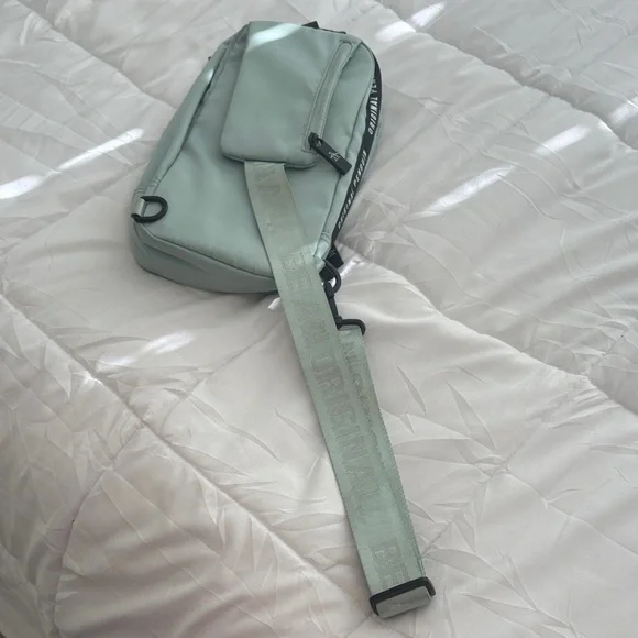 Original Penguin Mint Green Sling Bag - Picture 2 of 5